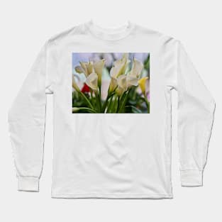 Calla flowers blooming Long Sleeve T-Shirt